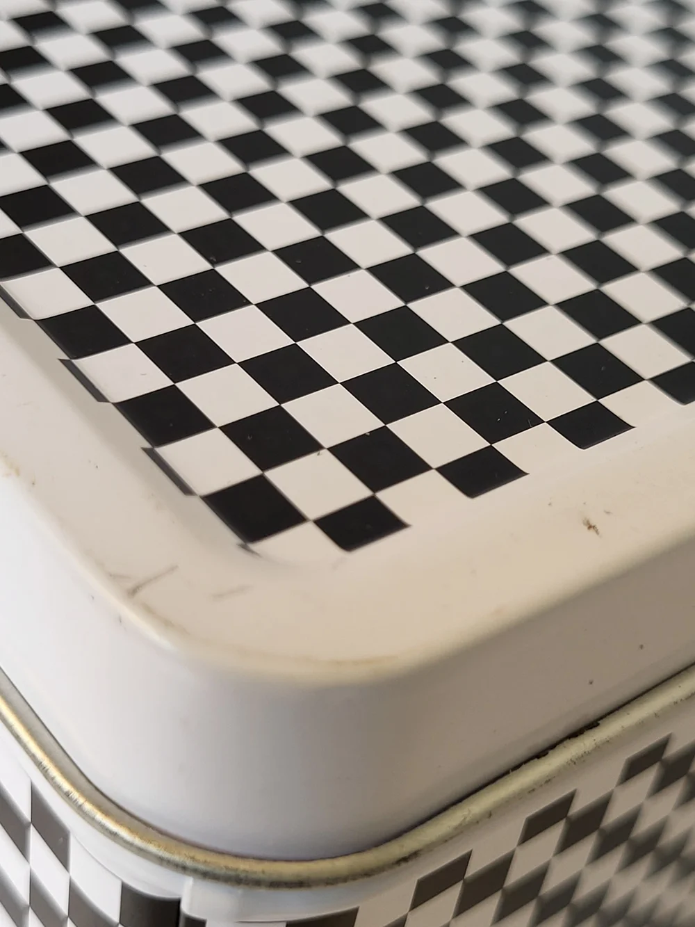 Vans Off The Wall Checkered White & Red Metal Lunchbox